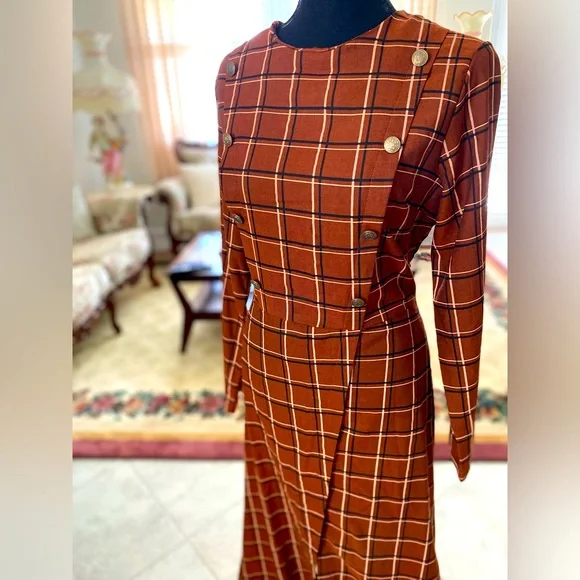 Woman’s Modest Dress - Picture 5 of 9